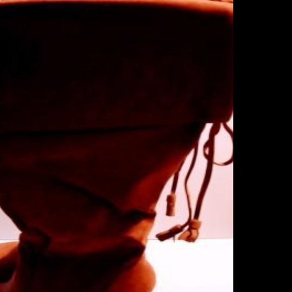 Shoes - Picture 2 of 8